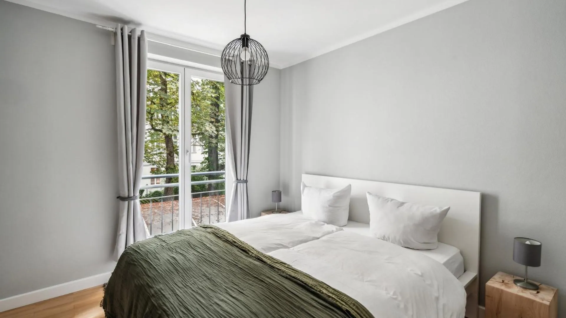 Traumhafte Wohnung Mitten In Charlottenburg Berlin Germany